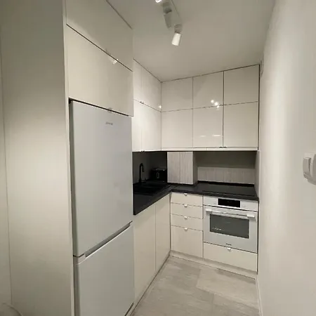 Lux באינה באשטה